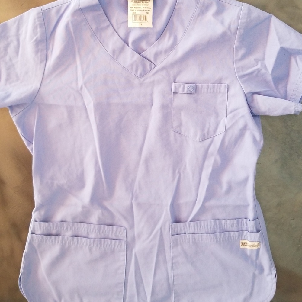 Scrub top - Picture 2 of 6